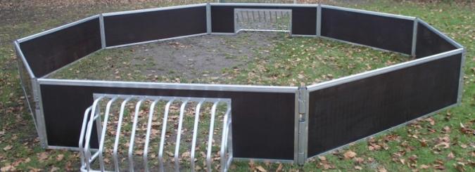 Diameter 5,6 m Ialt 22,5 m højde 0,6 m 